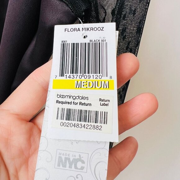 Flora Nikrooz NWT Showstopper lace / satin robe , black, Size M - Picture 6 of 9